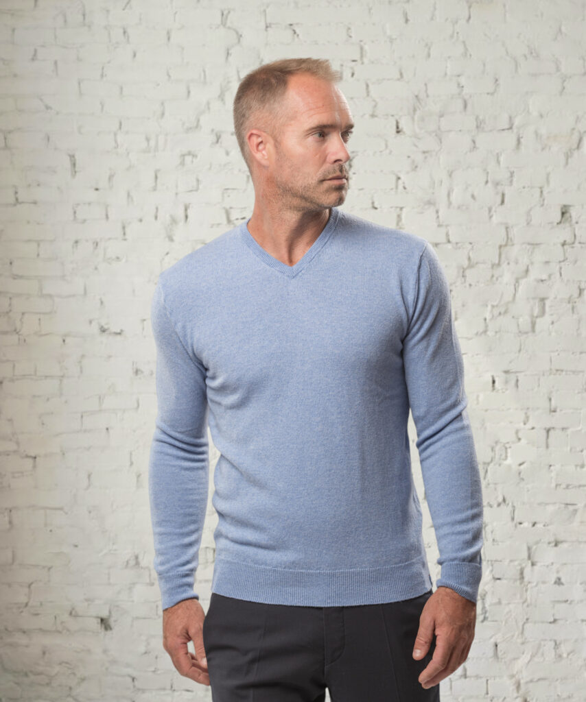 pull col v homme bleu ciel merinos cachemire césar